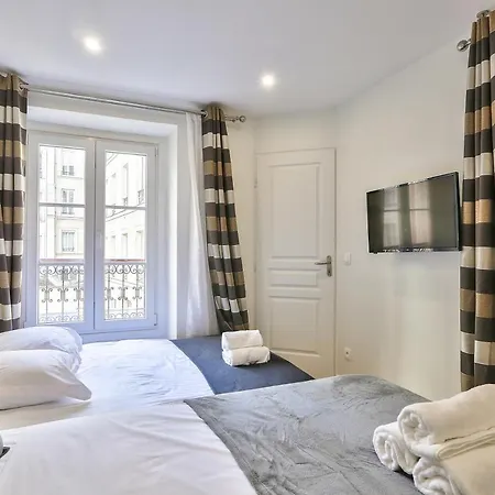 Location & Housing * Paris